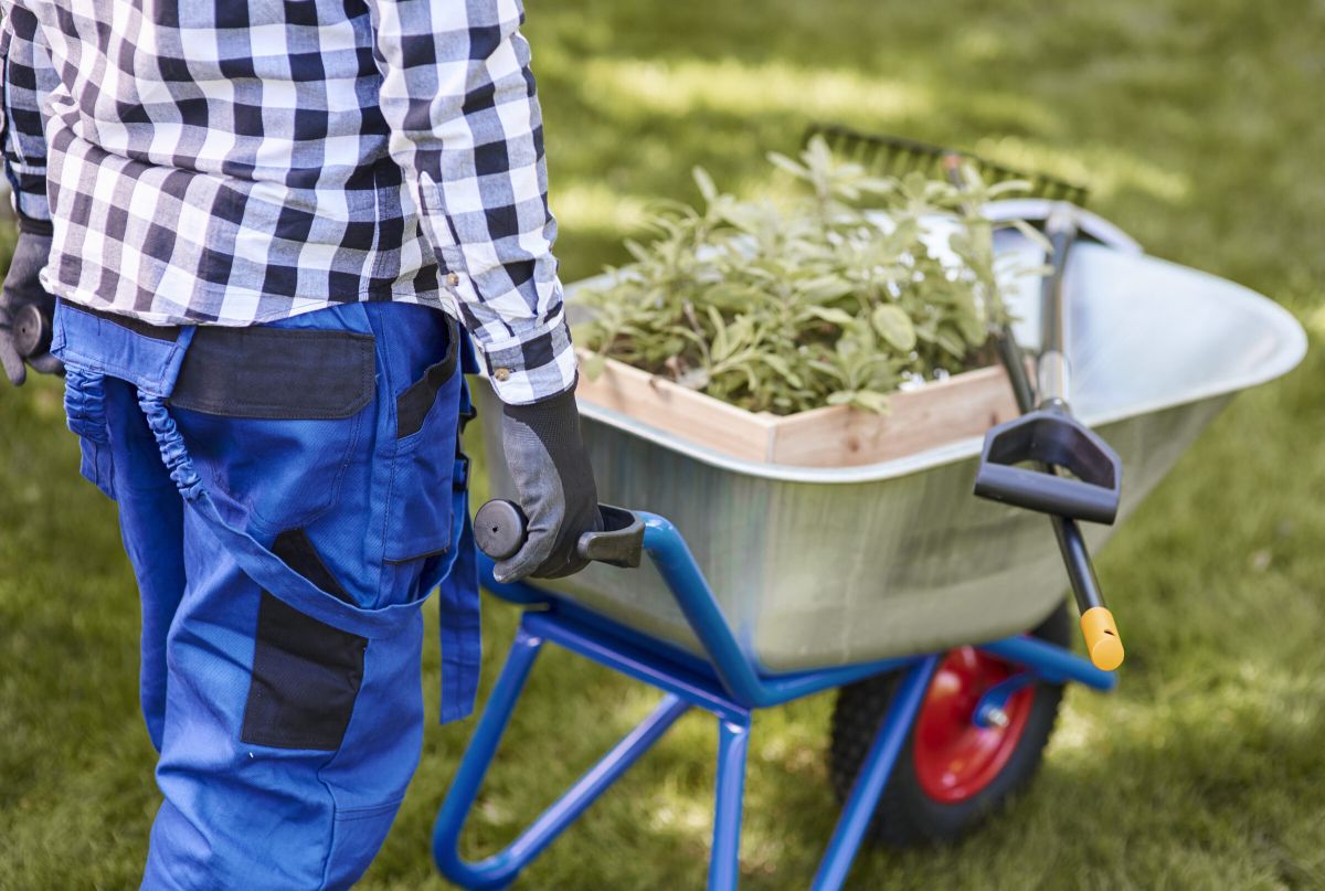 Landscapers using Youzse