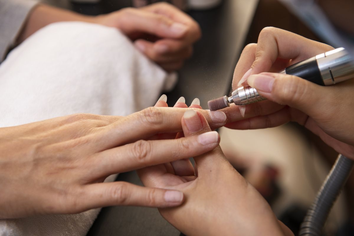 Nail Technicians using Youzse