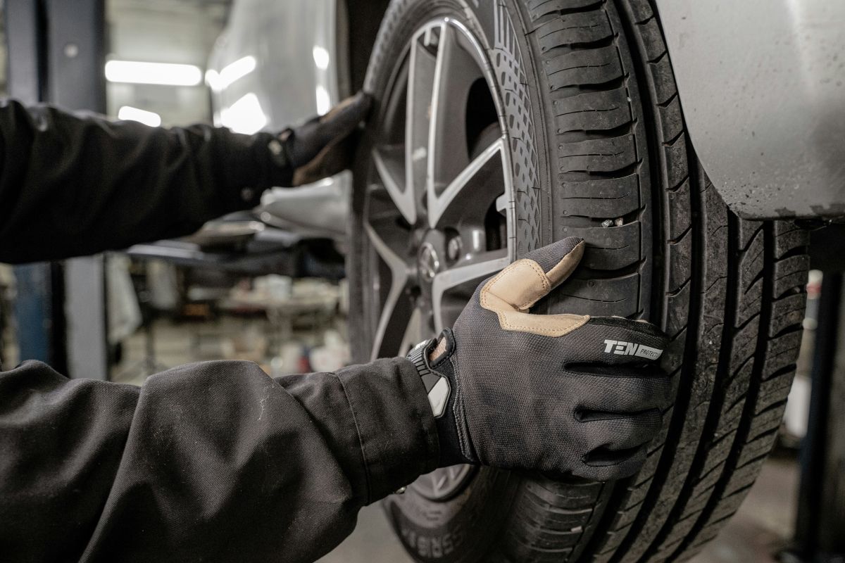 Tyre Fitters using Youzse