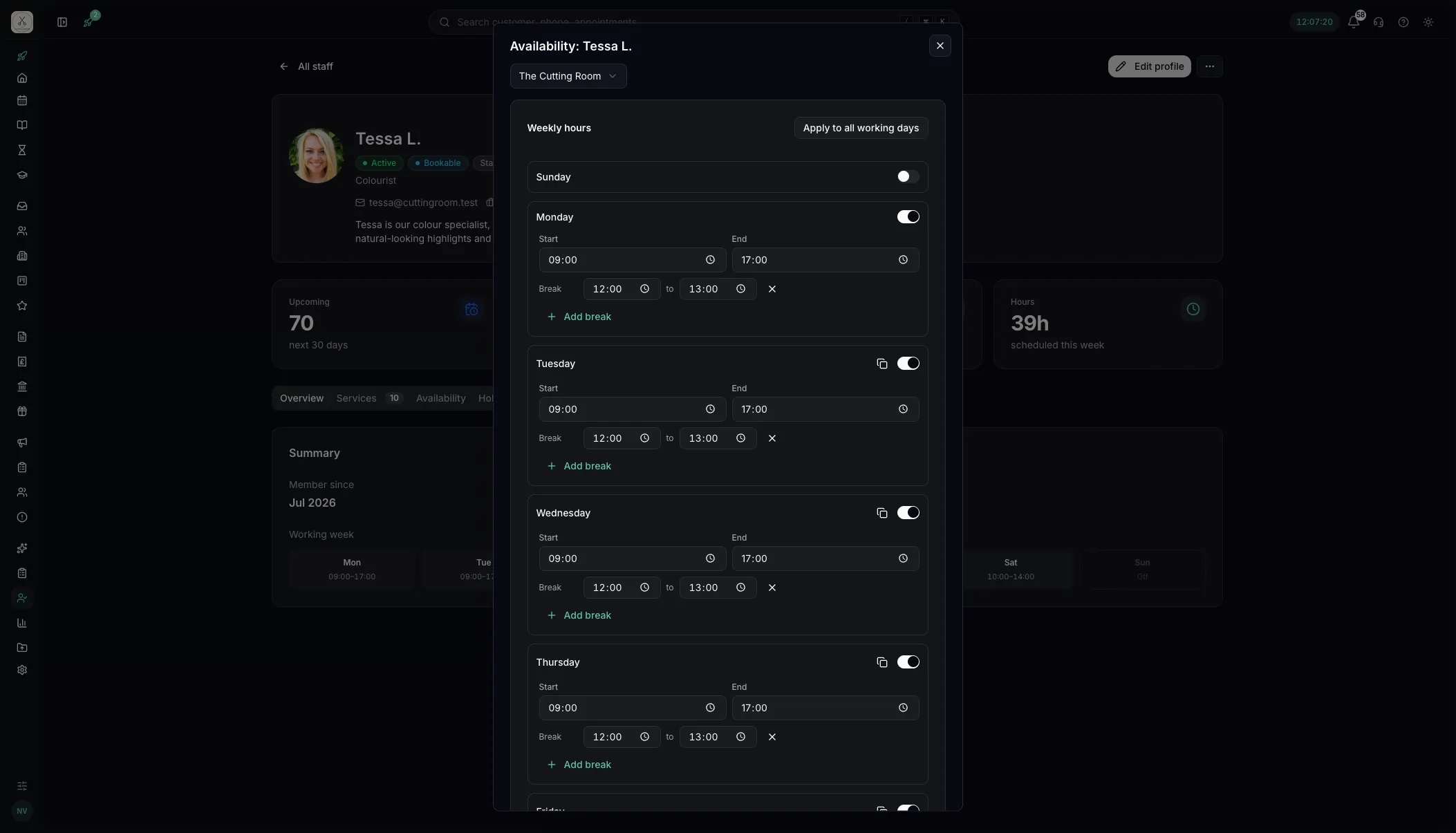 Setting staff availability in Youzse